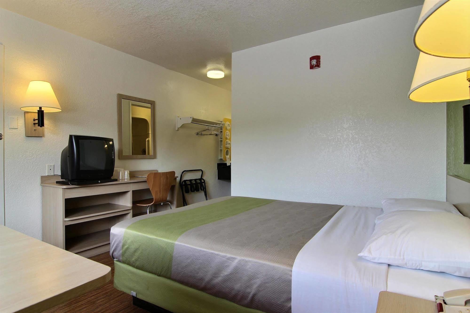 Motel 6-Albuquerque, Nm - Midtown Esterno foto